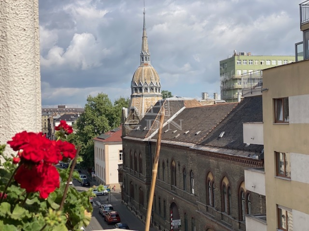 Продается Budapest VIII. kerület Квартира (кирпичная)