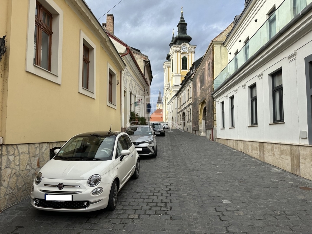 Kiadó Székesfehérvár Lakás (téglaépítésű)